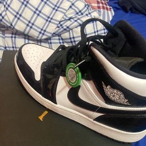 Looks new from StockX